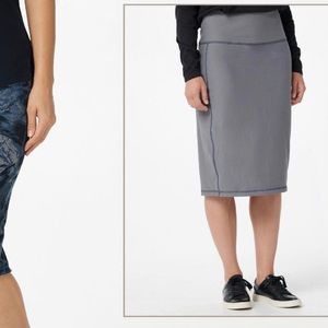 Party Sale $8. 🛍Women With Control SP Skirt Reversible